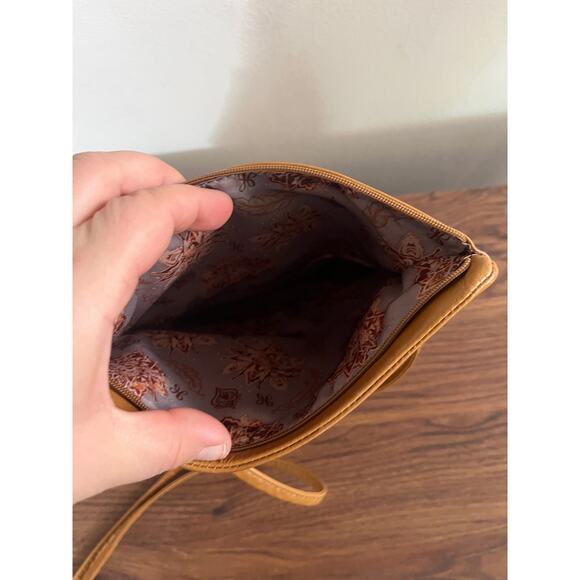 Hobo International Mari Crossbody Leather Purse Camel Tan Color Boho Western - Picture 7 of 11